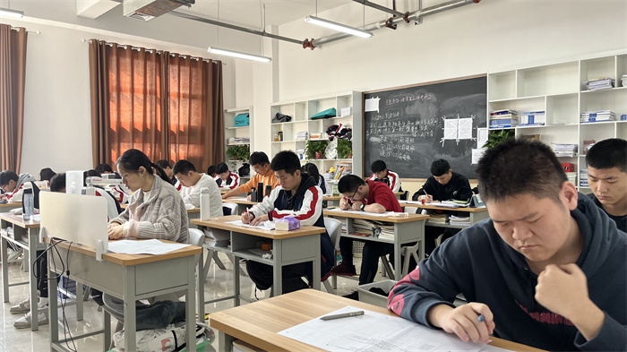 鄭州創(chuàng)新高考復(fù)讀學(xué)校環(huán)境