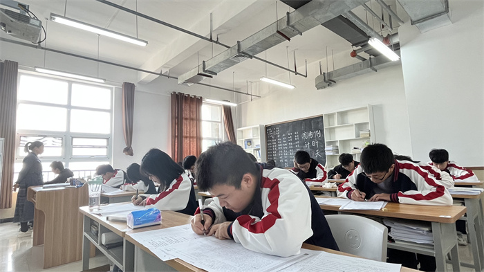 鄭州創(chuàng)新高考復(fù)讀學(xué)校環(huán)境
