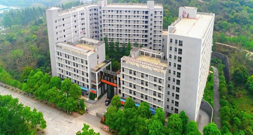 廣州叁人行學校環(huán)境