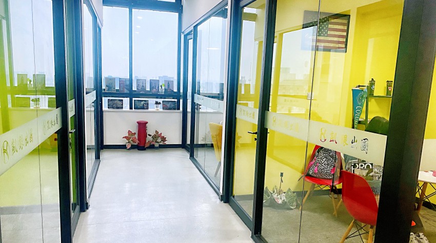 浙江凱銀出國(guó)環(huán)境展示
