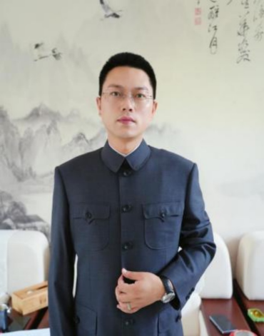 王麥龍（墨龍校長）